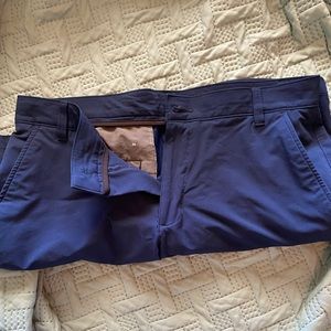 Men’s under Armour golf shorts